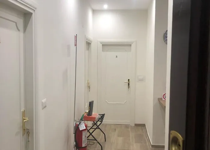 Alojamento de Acomodação e Pequeno-almoço Vatican 4*